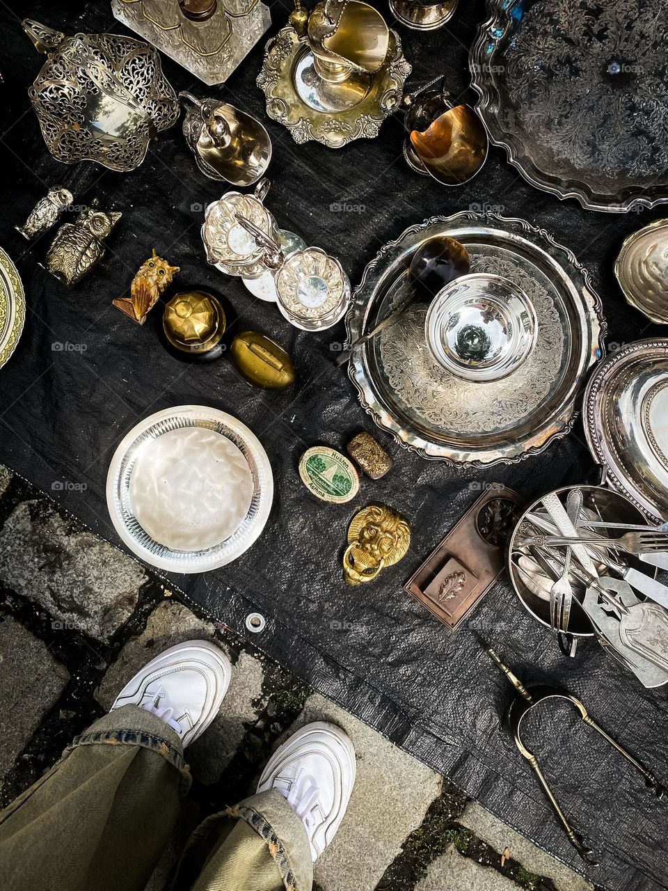 Vintage flea market on the street, lots of details for home, interesting things with history. 