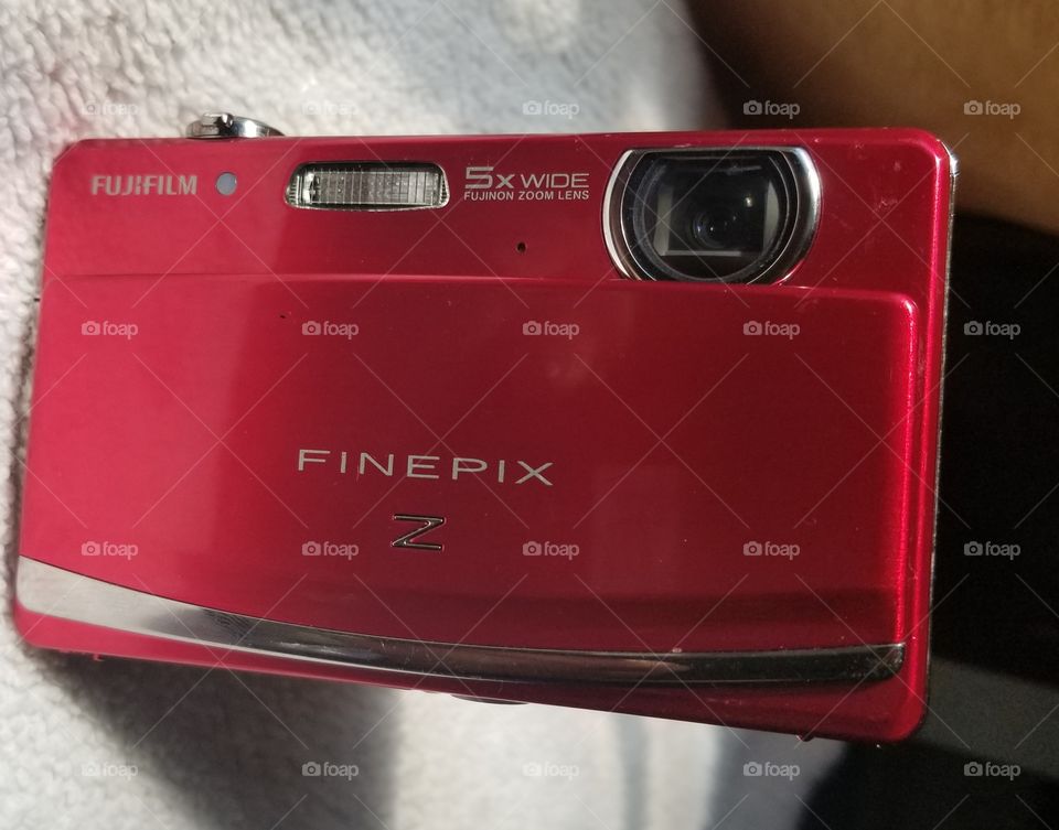 red FINEPIX  Camara
