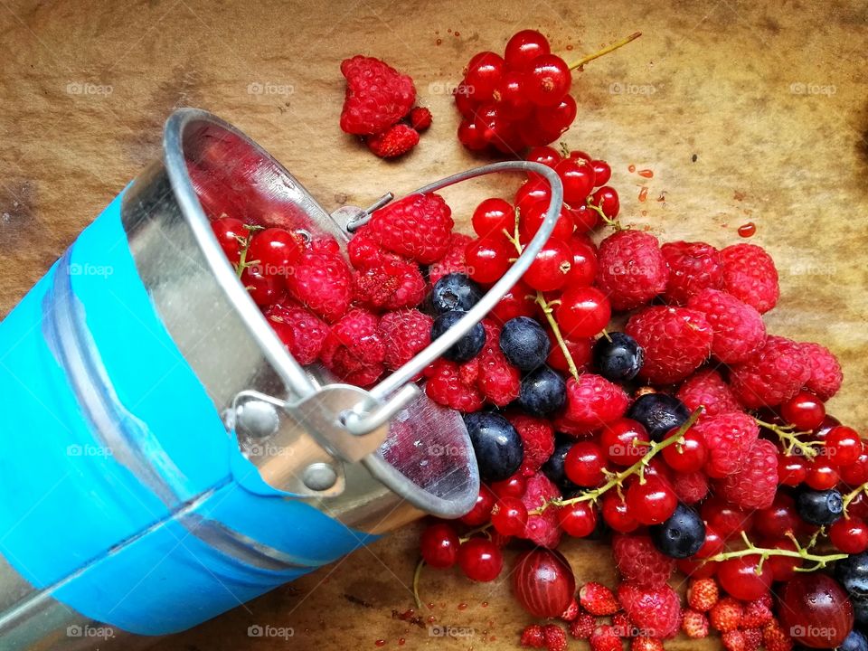summer time, summer fruits, berries, rustical photo