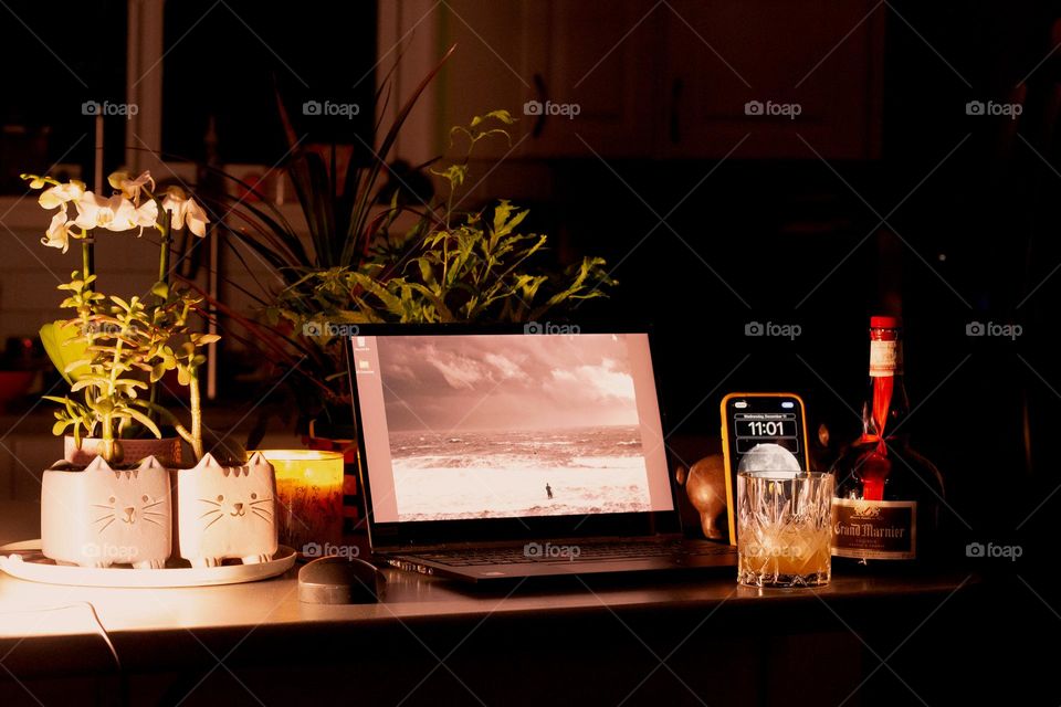 Some of my most relaxing & productive time is at night whether it’s time spent working on my photography, corresponding with family and friends or playing games. This night owl likes the quiet peace of a desk space wherever the mood takes me.