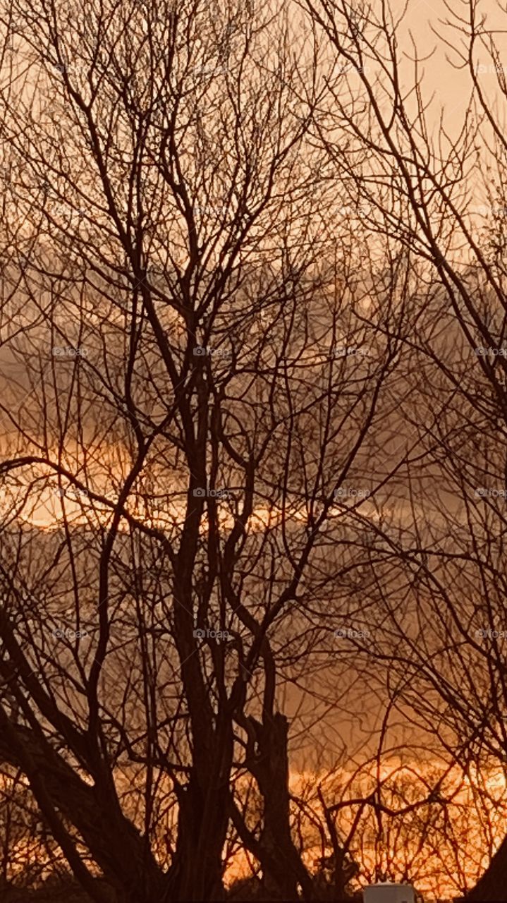 Sprinkles covering the Countryside. Fairly Cloudy Evening some colors visible. Not much here to take a good photo. 
