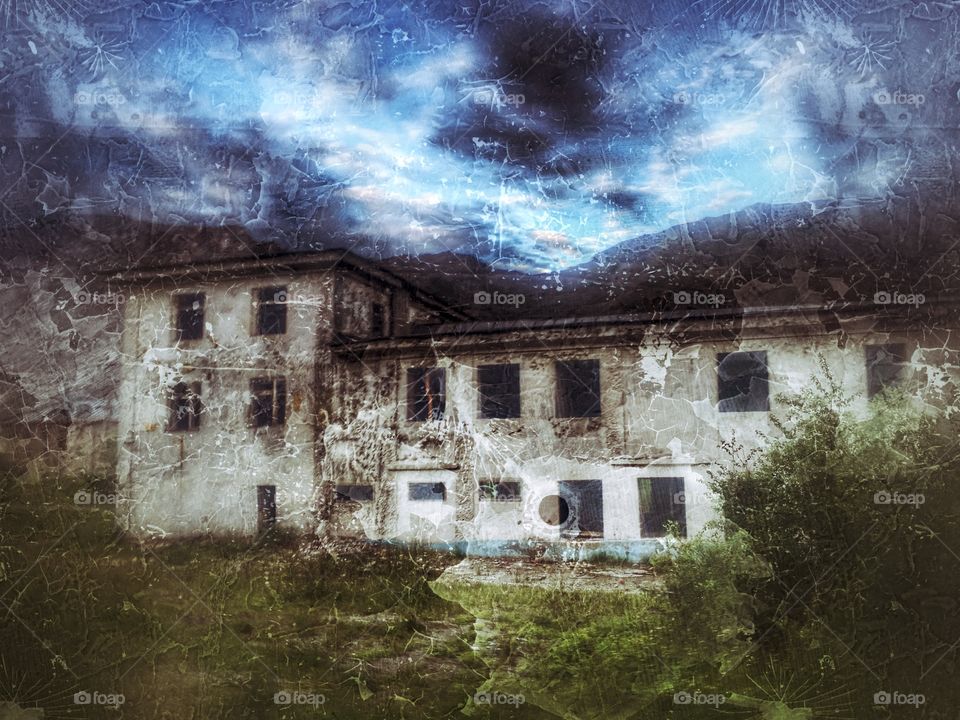 Abandoned building 