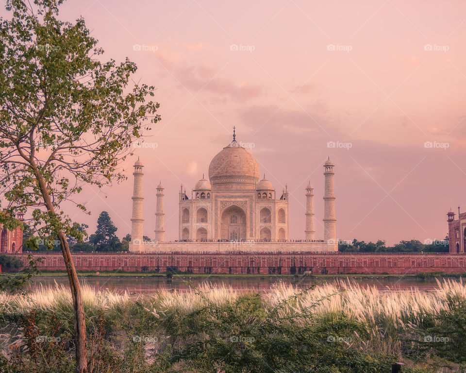 Stunning Taj Mahal at sunset