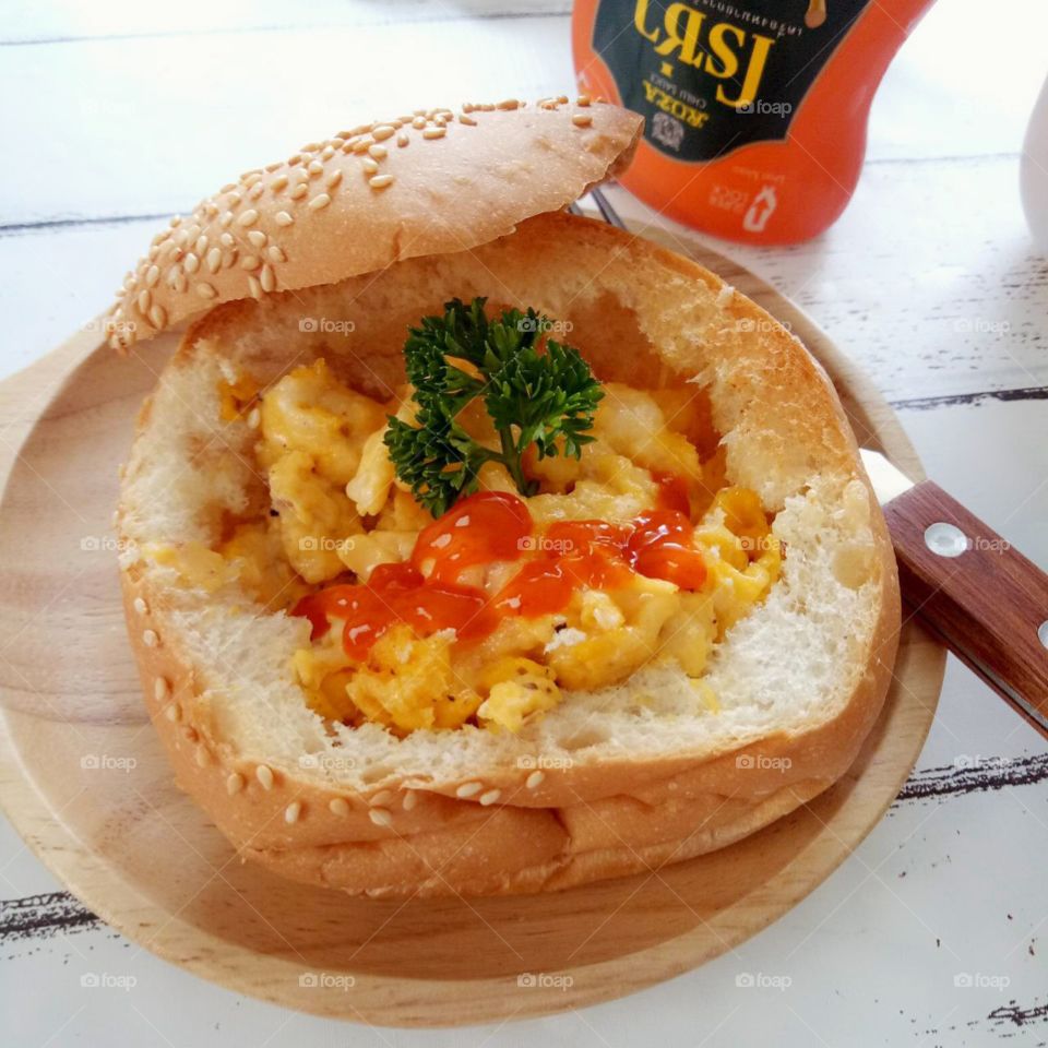 scrambled egg bread bowl