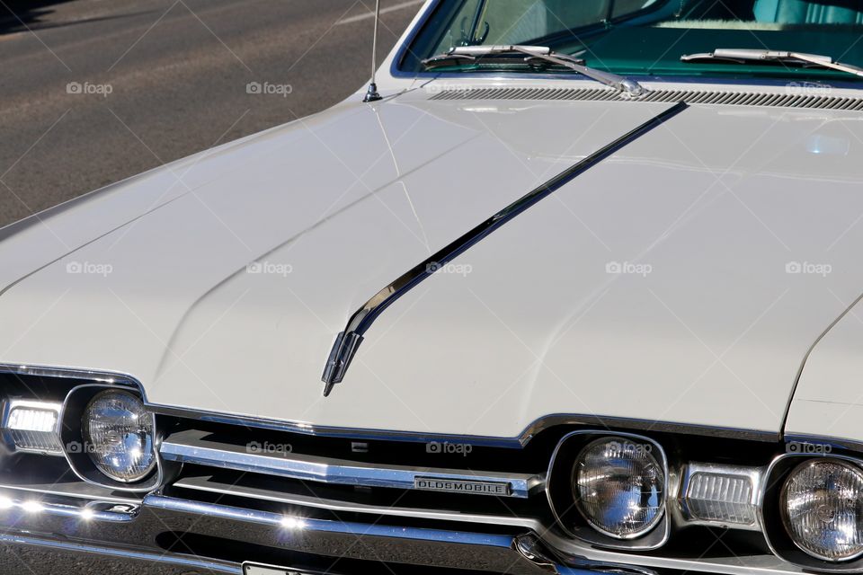 Classic cars, Oldsmobile bonnet hood front view 