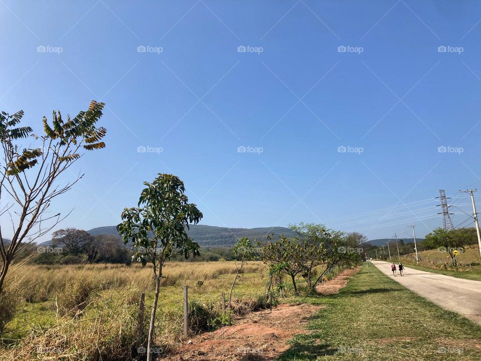 Tem como não desejar correr aqui na Serra do Japi?
Olhe só esse horizonte tão bonito!
📸
#FOTOGRAFIAéNOSSOhobby
#amanhecer #morning #Serra #sky #céu #natureza #horizonte #fotografia #paisagem #landscapes #inspiração #mobgrafia #XôStress