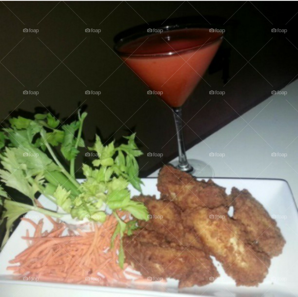 Fried Chicken Wings with Strawberry Smoothie