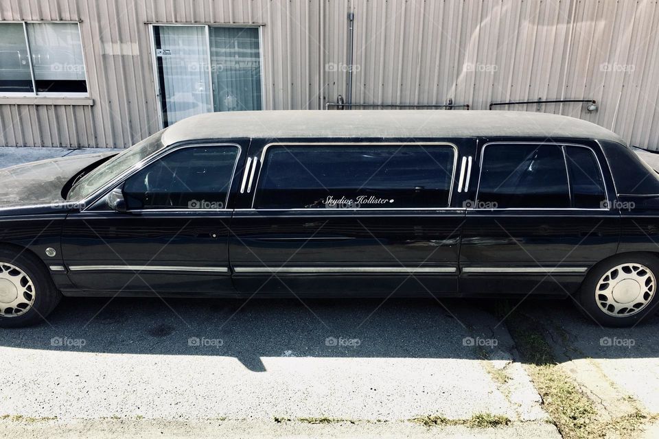 black limousine