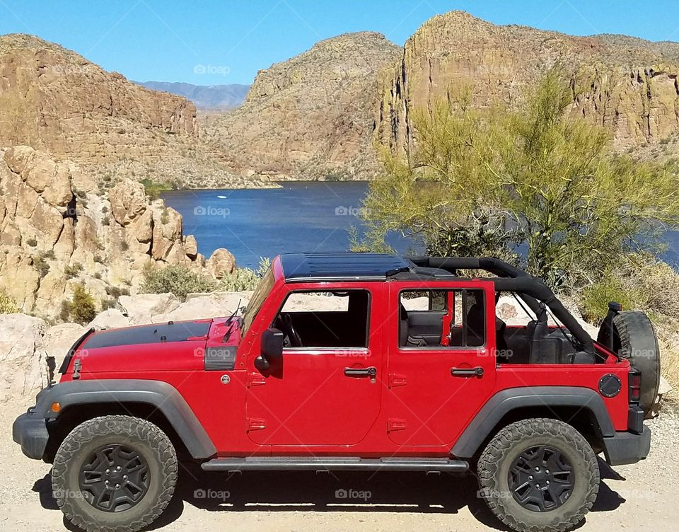 Jeep at Canyon Lake