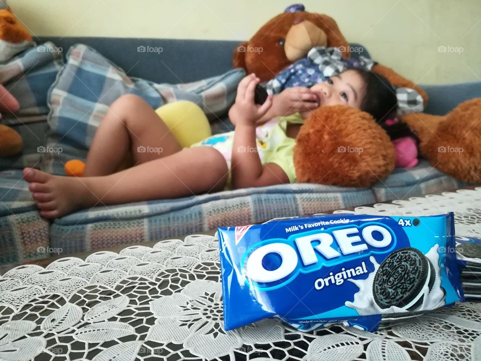 Daydreaming with Oreo