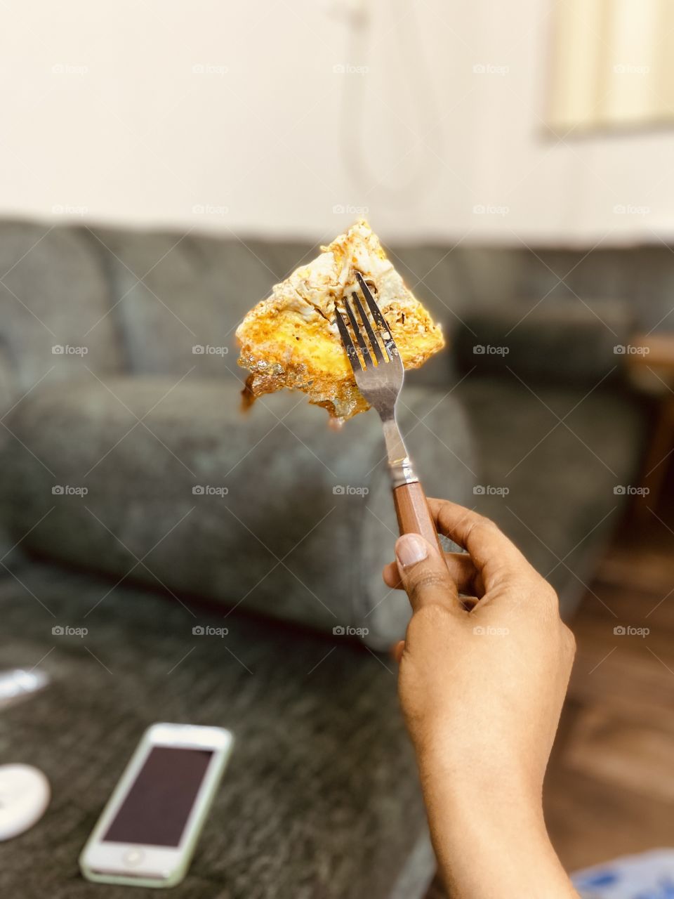 A simple and light dinner with my sister, eggs, tea and jam