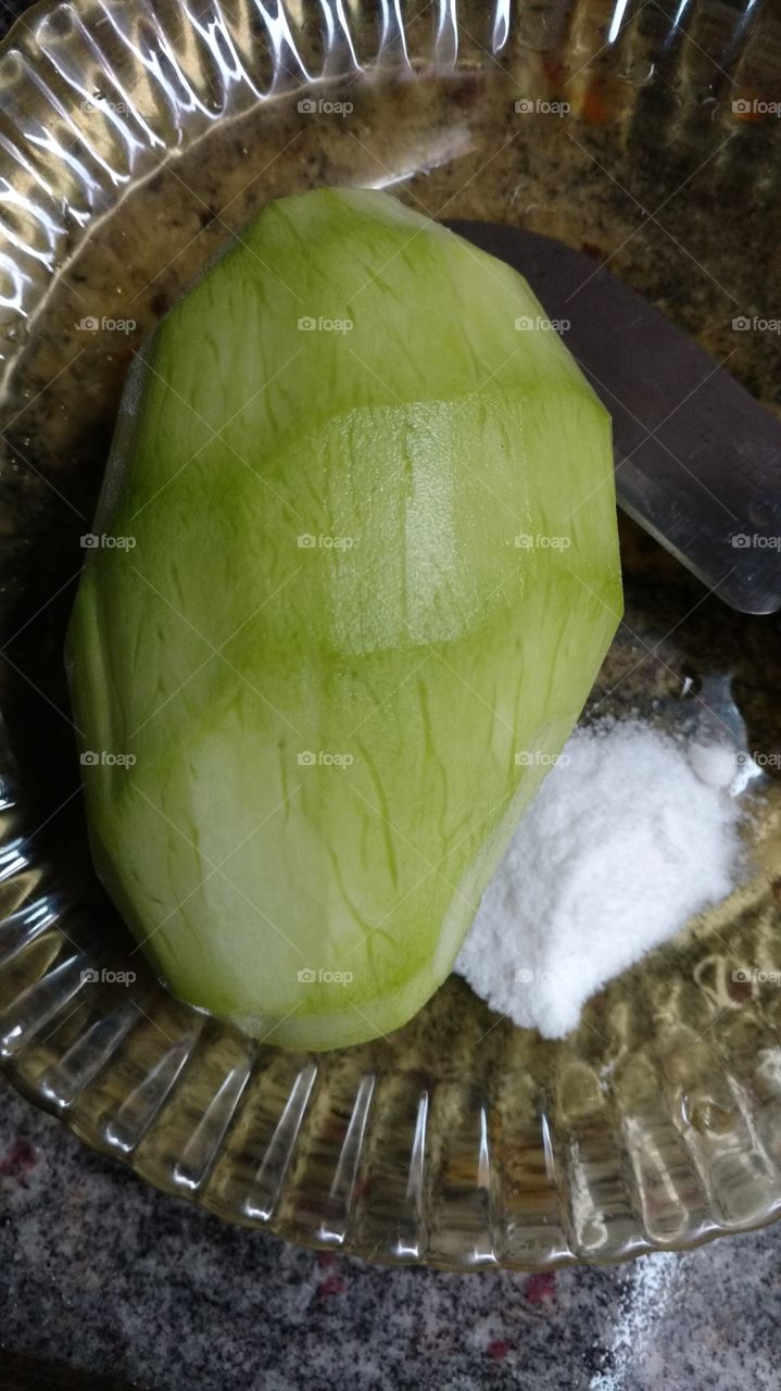 Manga verde com sal. Uma delícia!