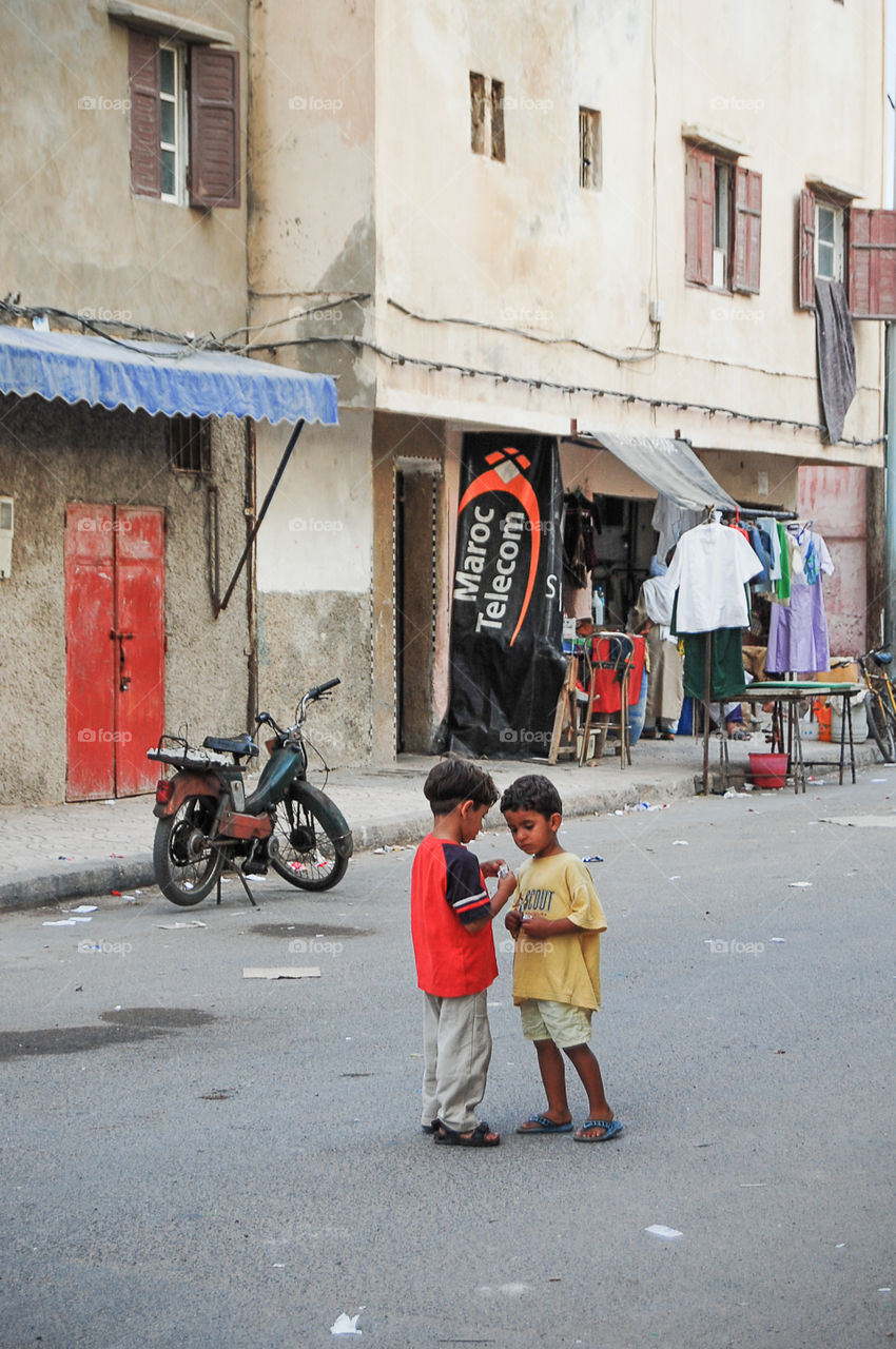 Little boys of the Medina