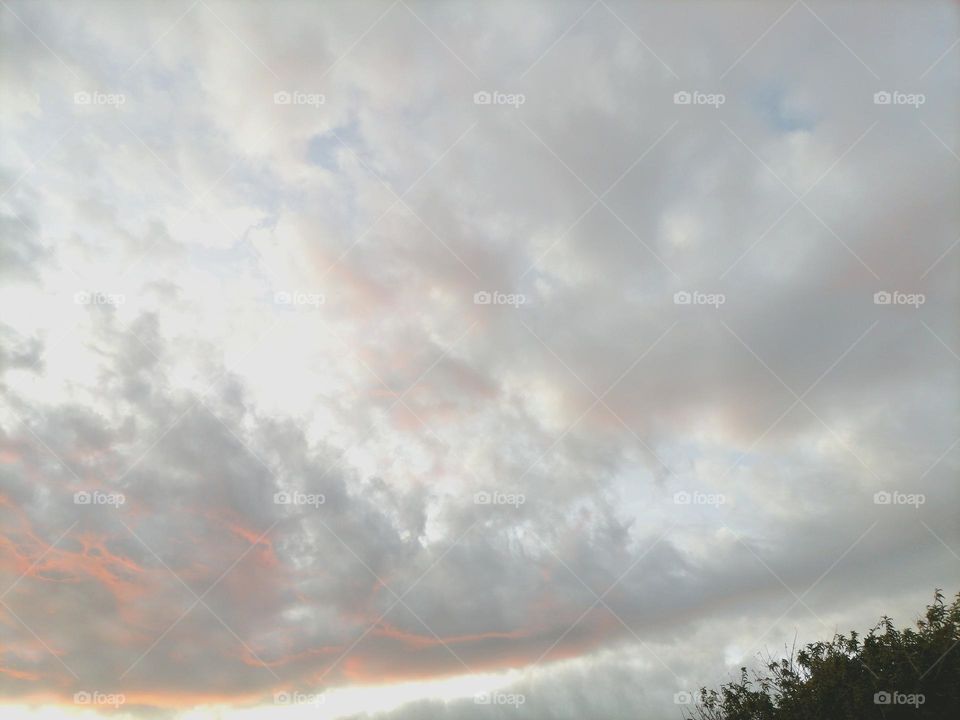 Upload your photos of the week : Cloudy skies