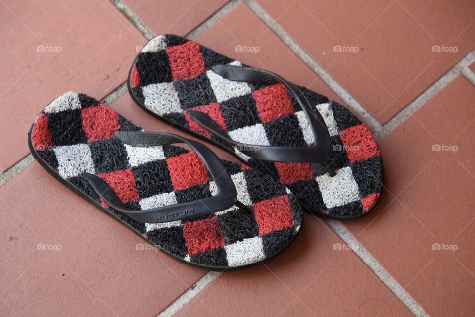 red white pattern black by king