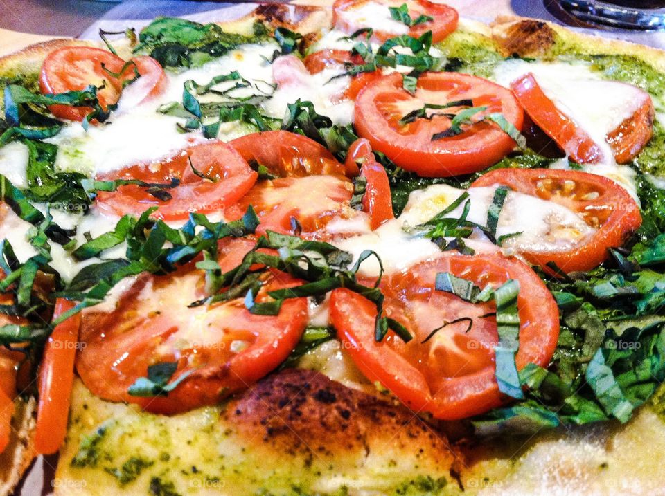 A delicious margarita pizza!