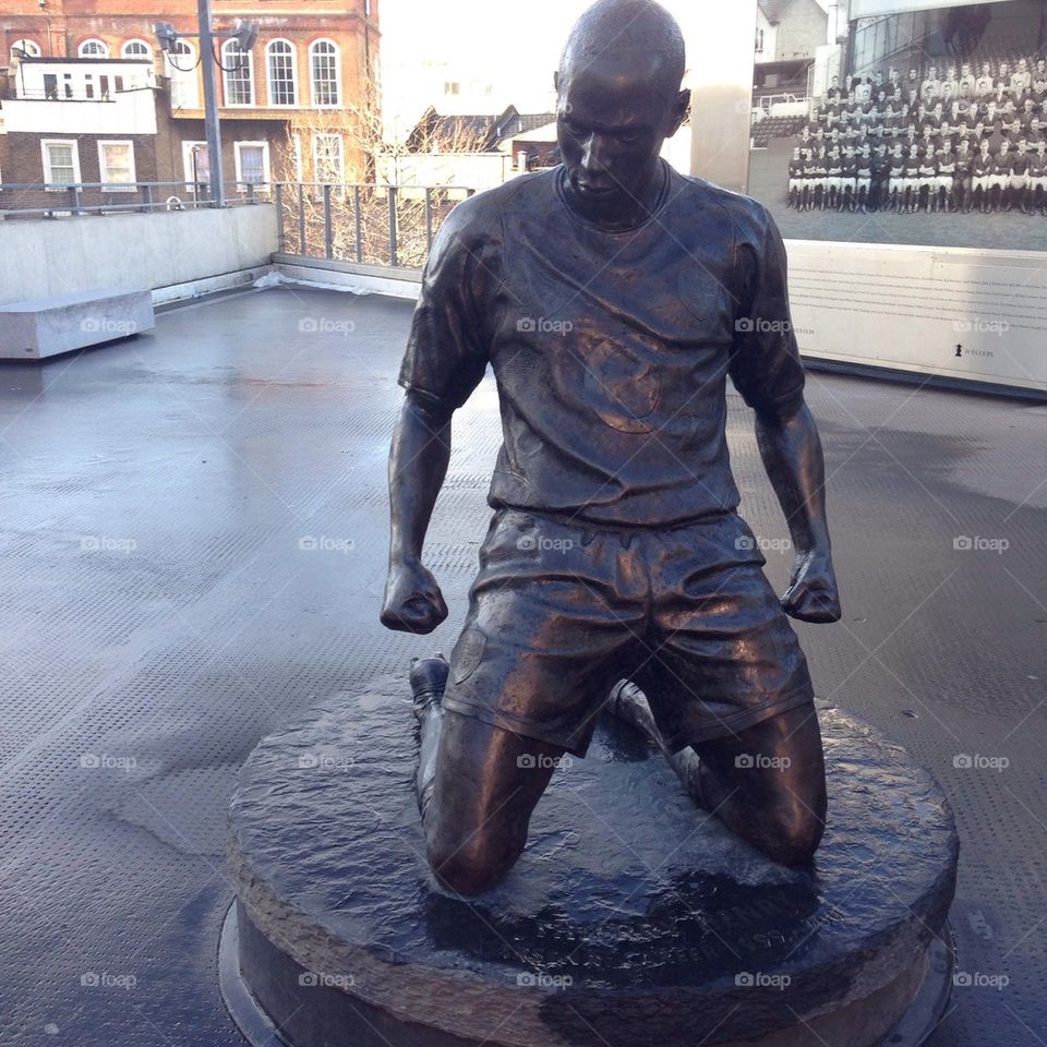Thierry Henry statue
