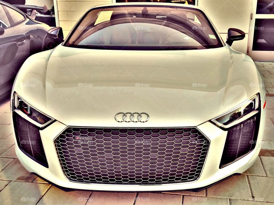 Audi looking right!