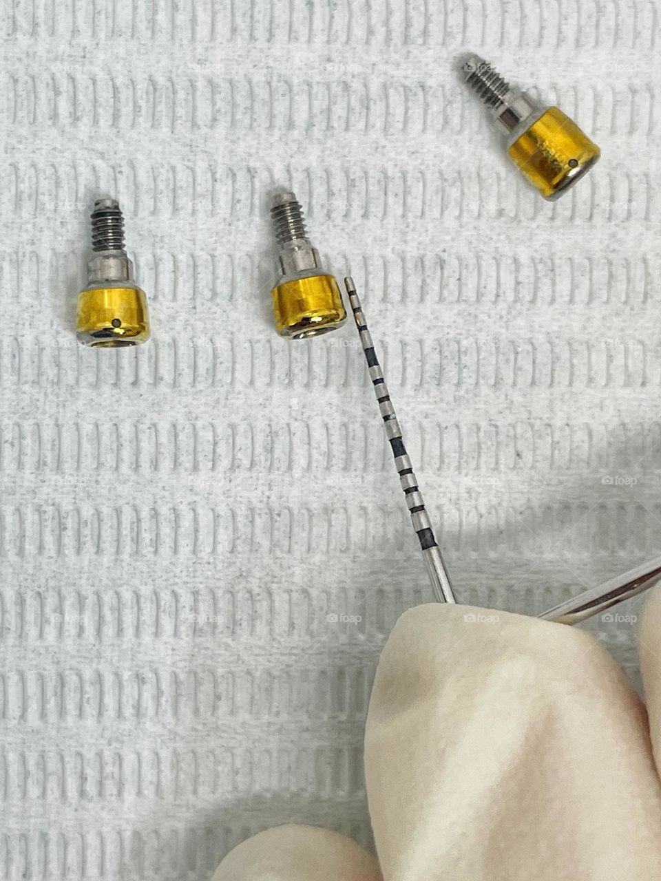 prosthetic component locator for dental implants measured with a millimeter periodontal probe