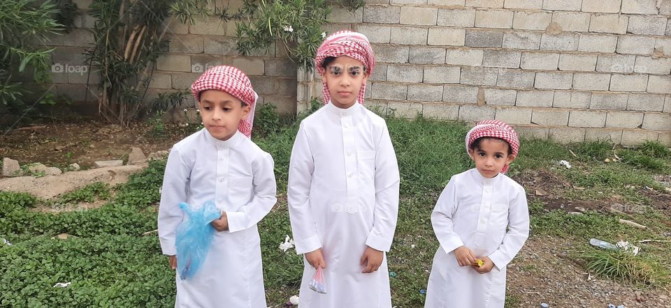 I need your support guys, I'm very, very poor, poor