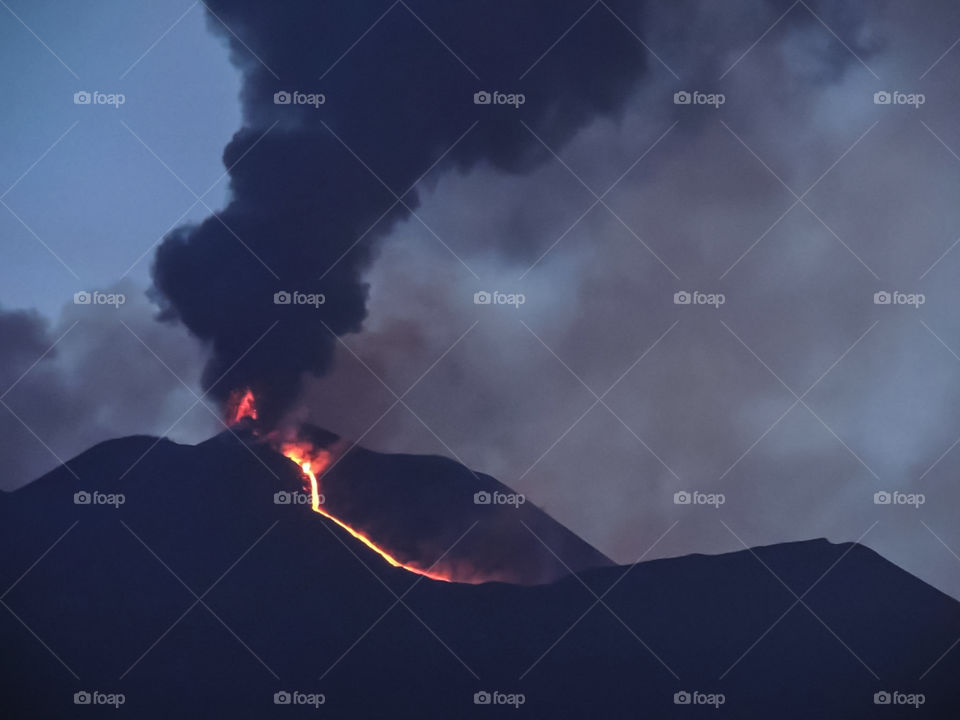 eruzione Etna volcano