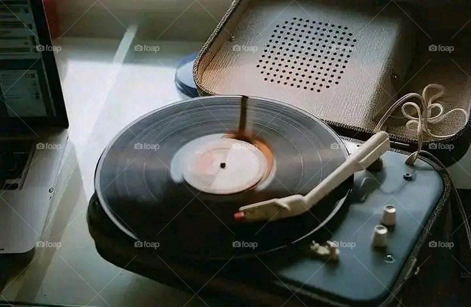 A very beautiful picture, and there is no better picture than it. There is no better picture of green herbs and colorful, red and white roses than it. Glory be to God, the natural and picturesque view, and there is no more wonderful picture than it.