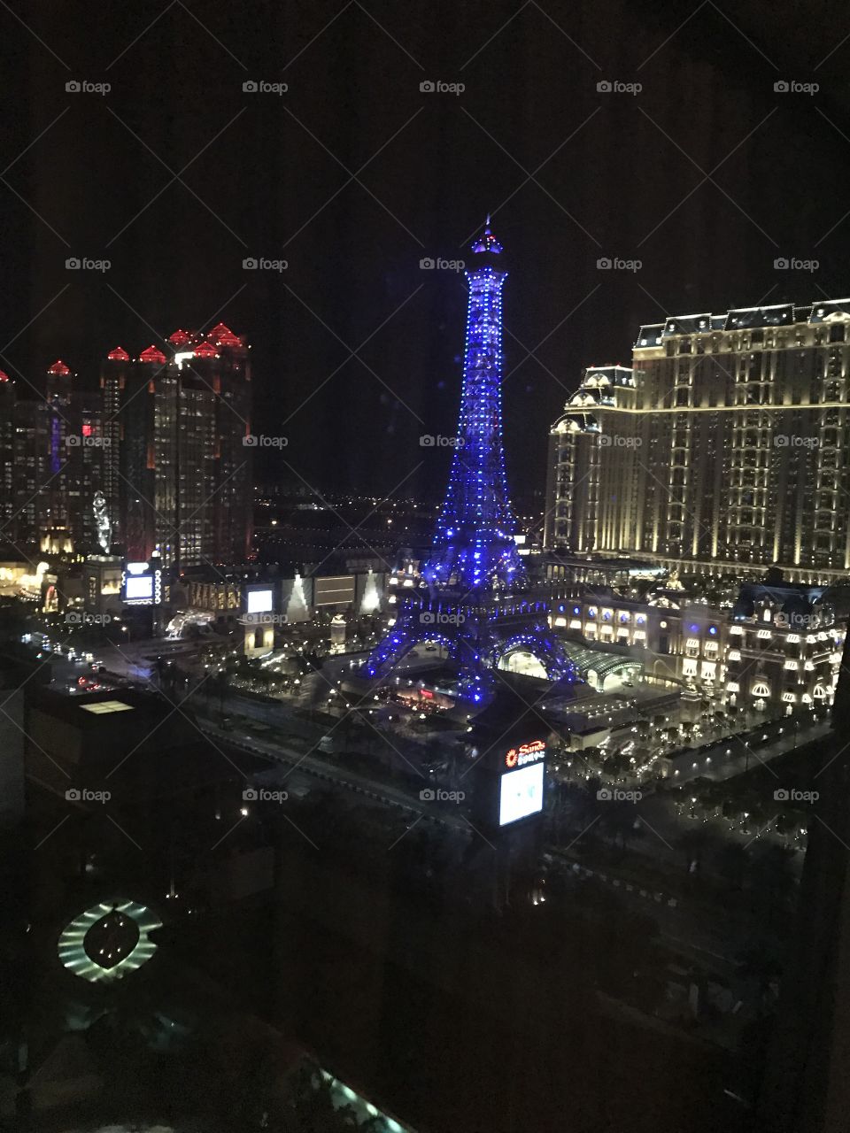 Eiffel Parisian at night