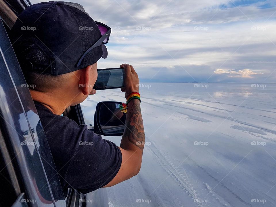 Taking video of Solar de Uyuni