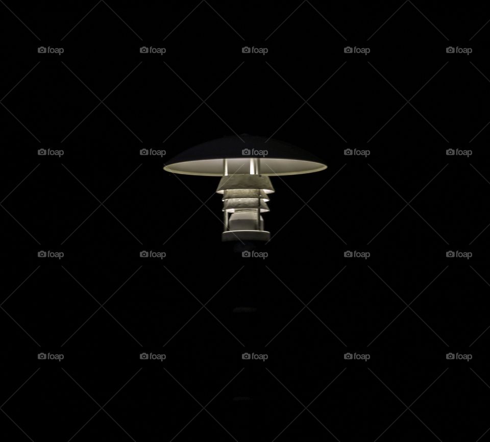 Minimalistic Post Lamp Decor.