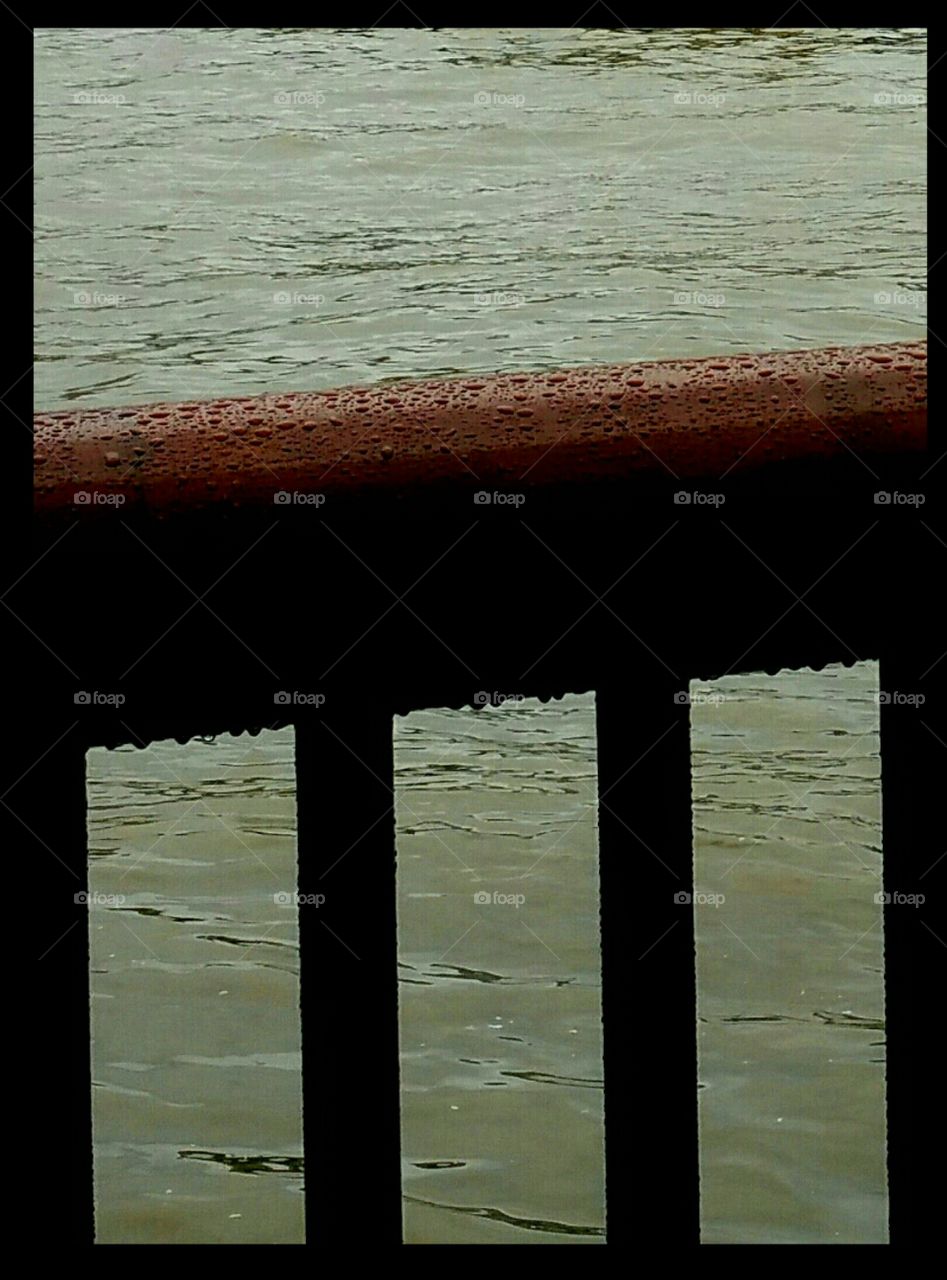 Raining on the Thames