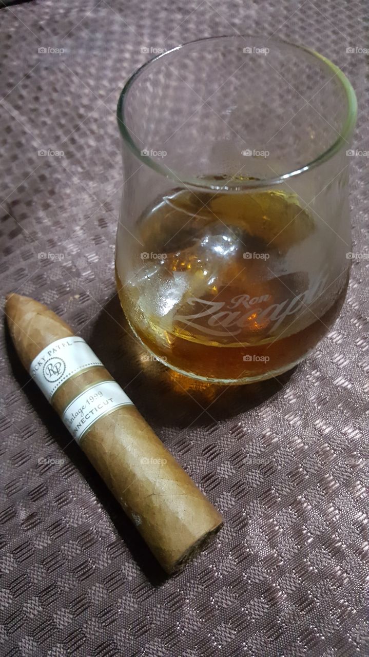 Ron Zacapa XO y un Rocky Patel Connecticud Nicaraguence¡¡¡