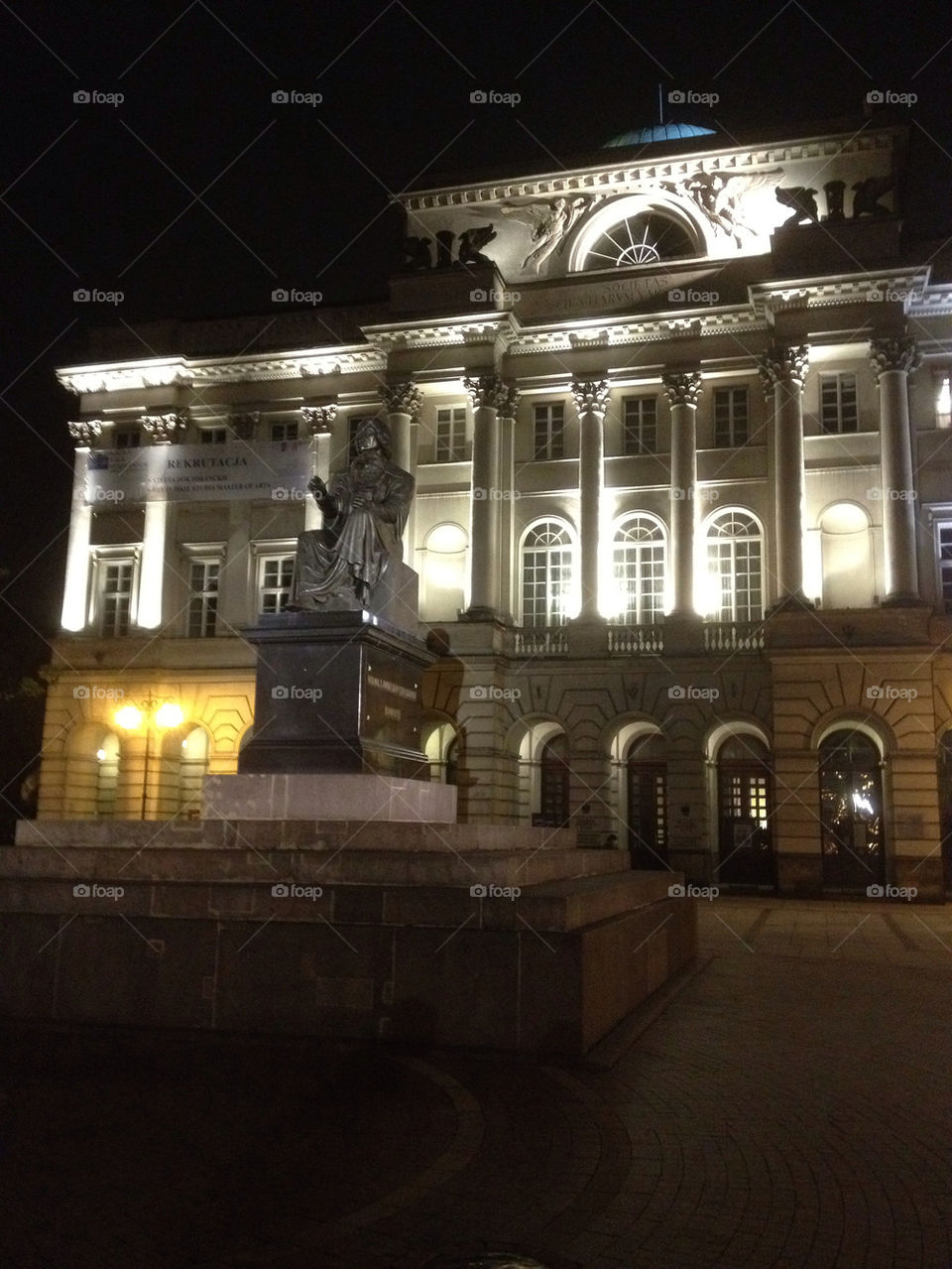 city monument lowlight nightshot by penguincody