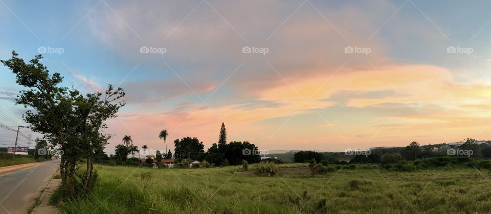 Cores muito bonitas do #céu desta #quintafeira. 
Há como não ter #inspiração?
☀️ 
#natureza #fotografia #paisagem #landscape #amanhecer #morning 