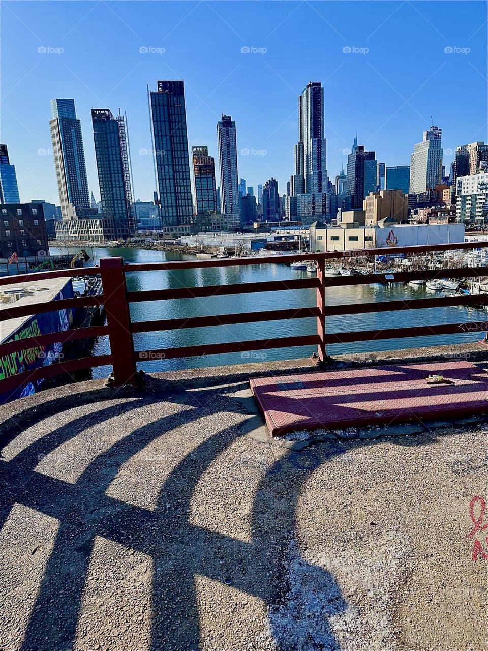 The strong shadows on the „Pulaski Bridge“ at „Newtown Creek“ that connects „Greenpoint“, Bklyn to LIC, Queens often create very interesting patterns in particular in combination with the structures of the bridge. 2024. Hypnotic Productions