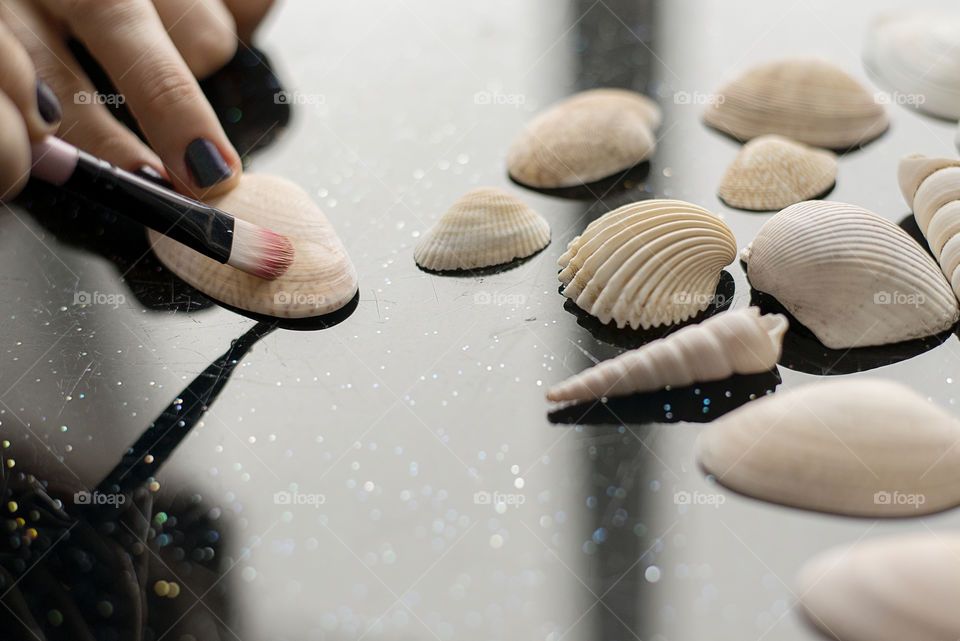 Painting on a seashell