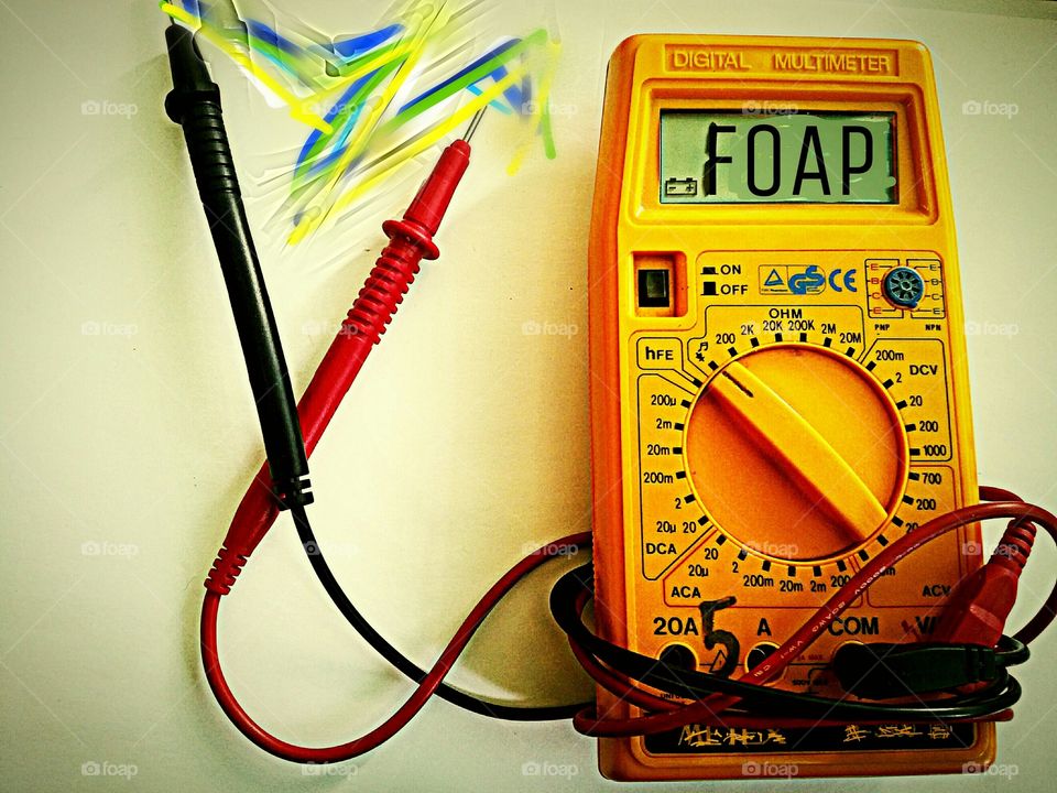 Digital multimeter with probes