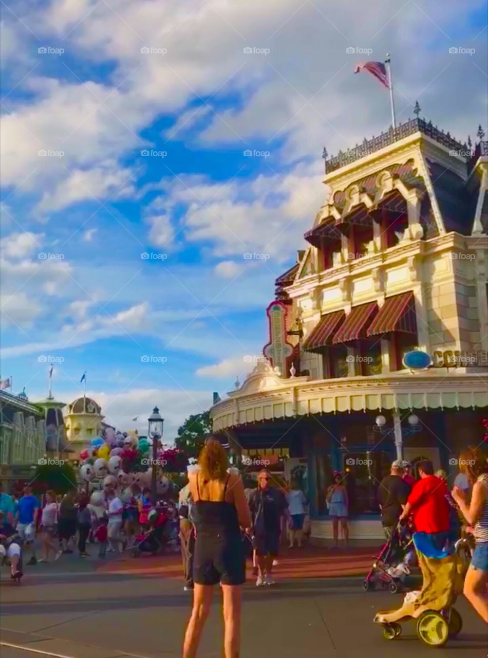 #day1 Everyday Disney World in Orlando Florida. I have been lost on Disney Properties consecutively since 4/3/19! You can find it on https://www.facebook.com/selsa.susanna or on IG SelsaCamacho YT SelsaSusanna • Magic Kingdom 4-3-19 Wednesday