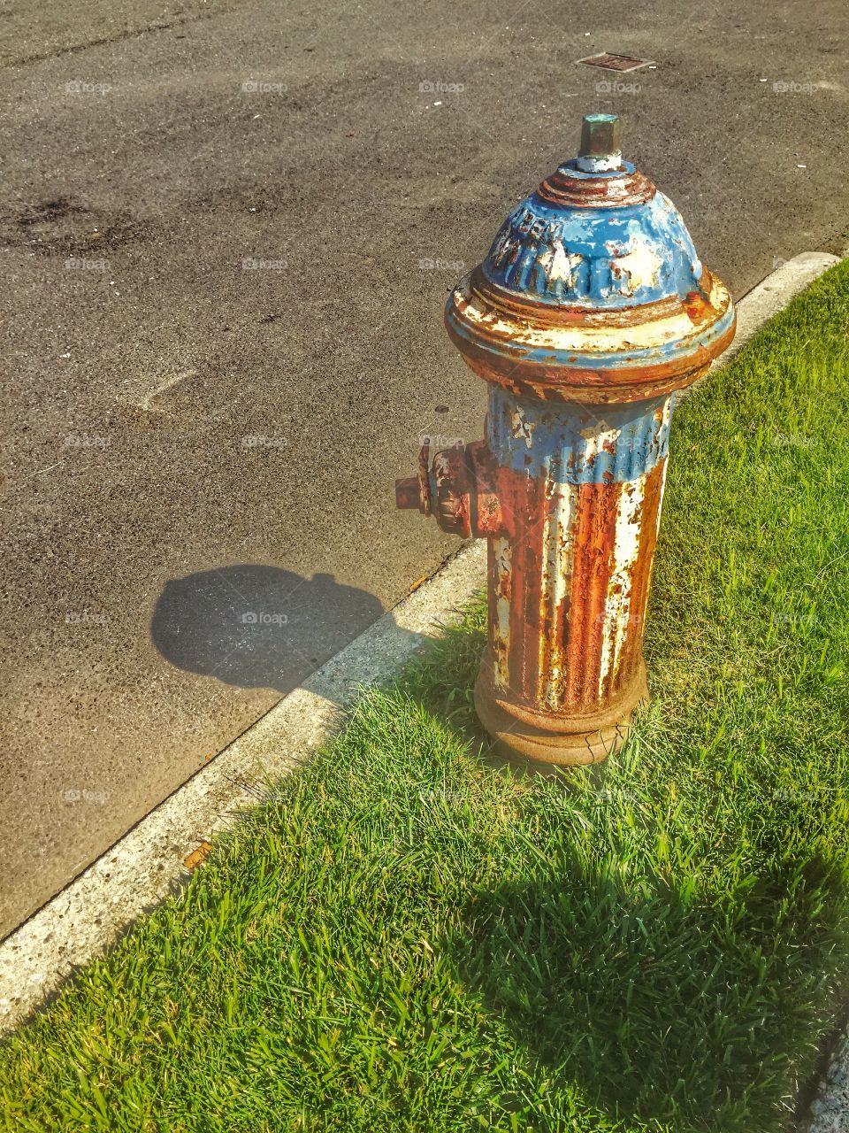 Hydrant . A patriotic hydrant 