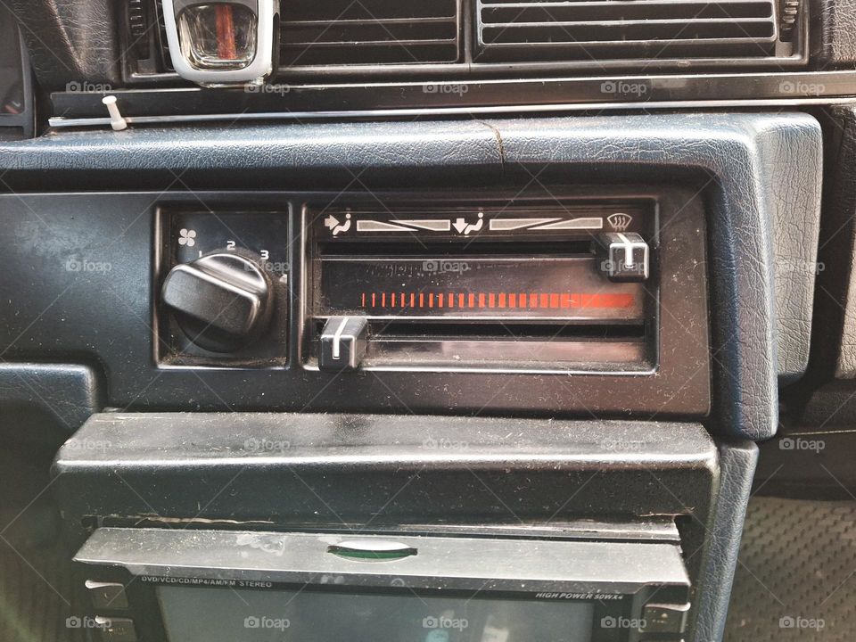 dashboard of a retro car, namely a 1986 Volvo
