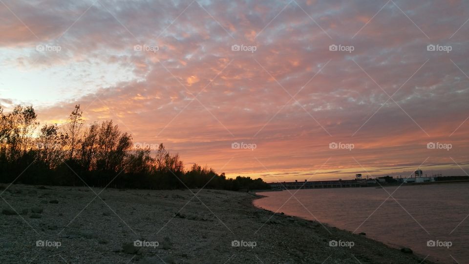 end of the day, evening, river, Danube, beach, trees, sky, evening, down, sunset, fishing, walking on beaxh, water, grund,