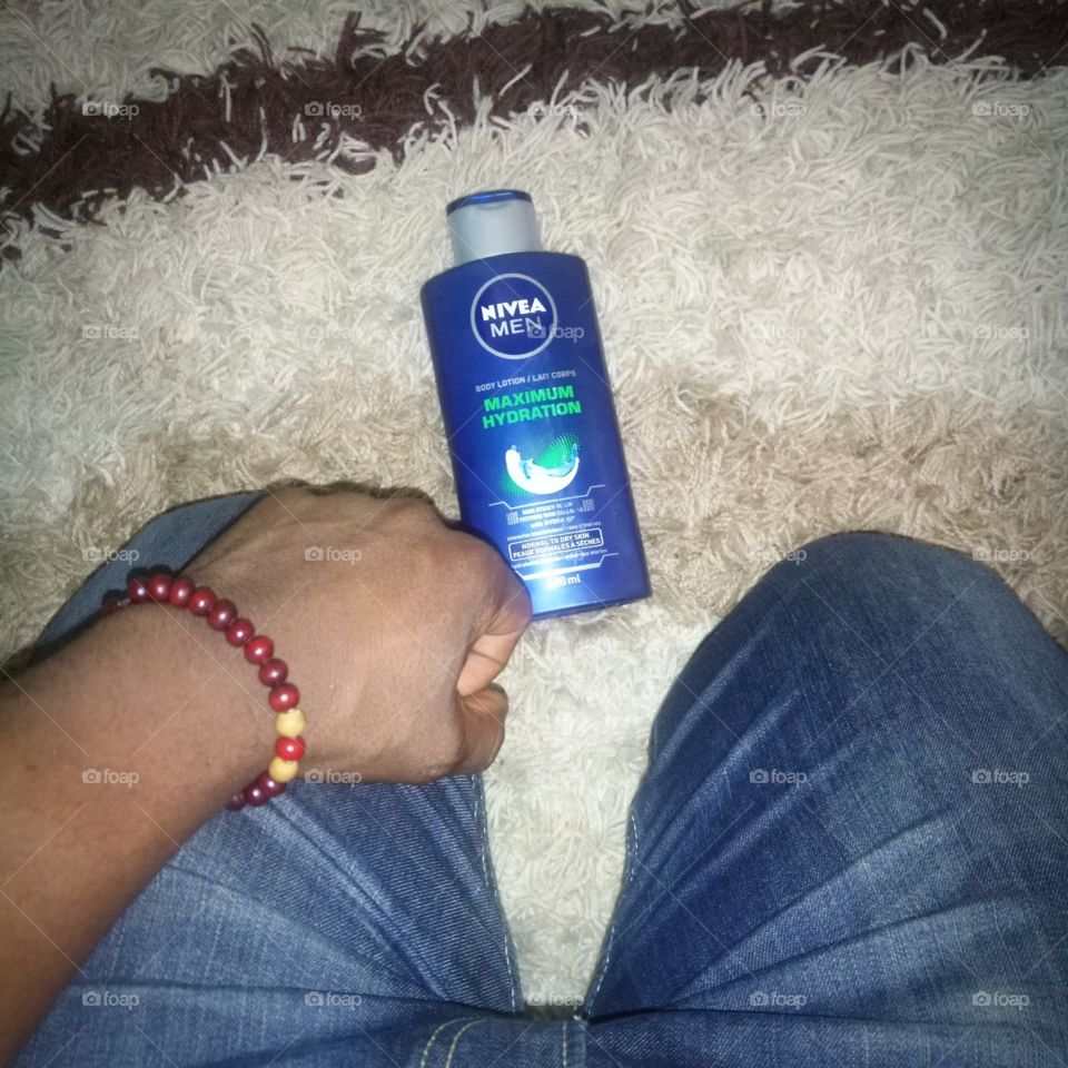 with Nivea your skin feels more natural