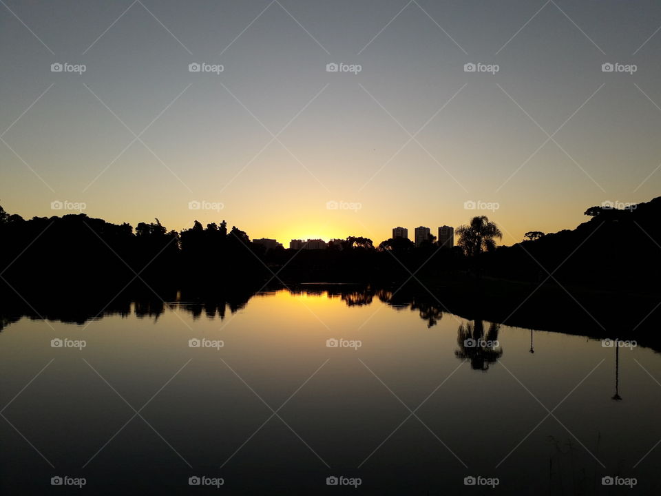 Sunrise in Bacacheri's Lake.