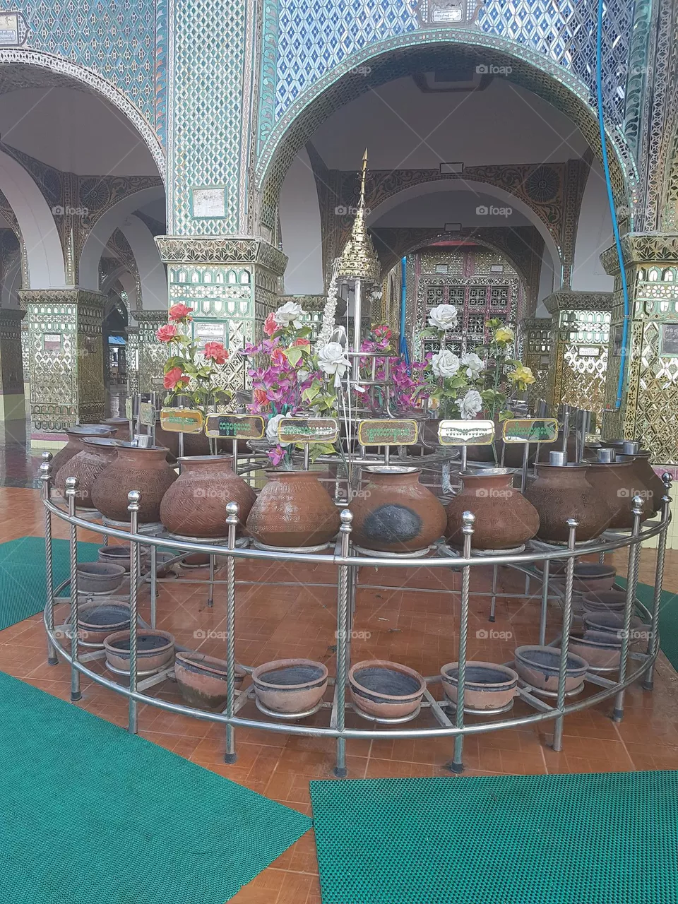 Making merit in Mandalay