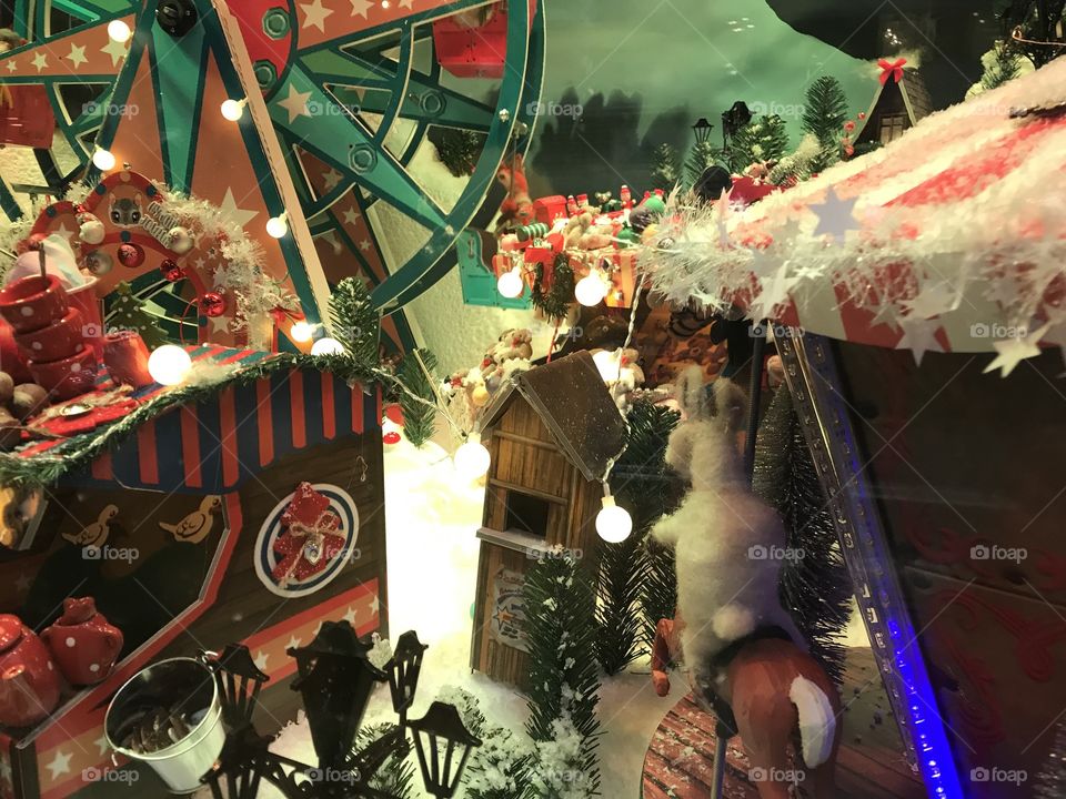 Christmas shopping window 