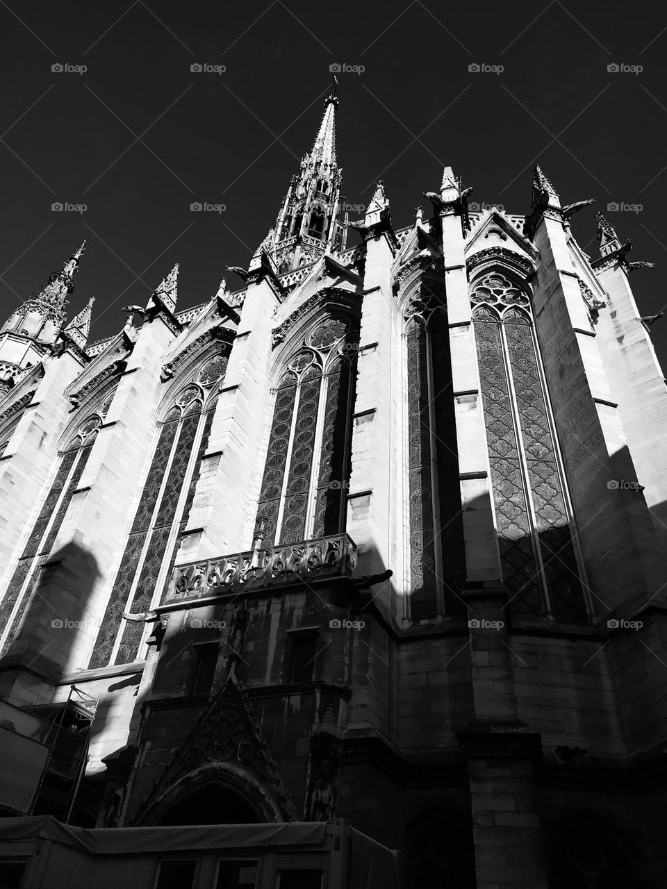 Black and white photo of a building in France