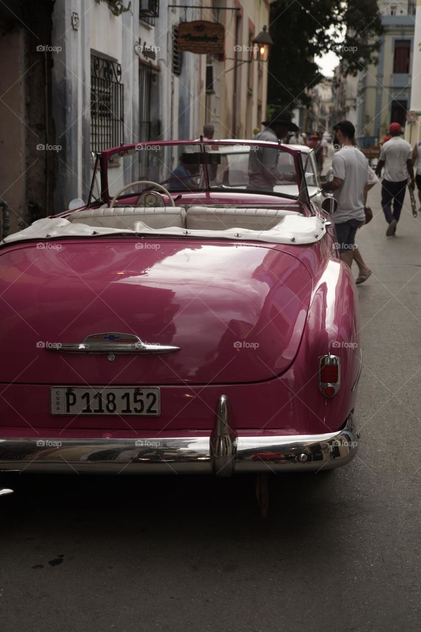 foto trasera coche rosa