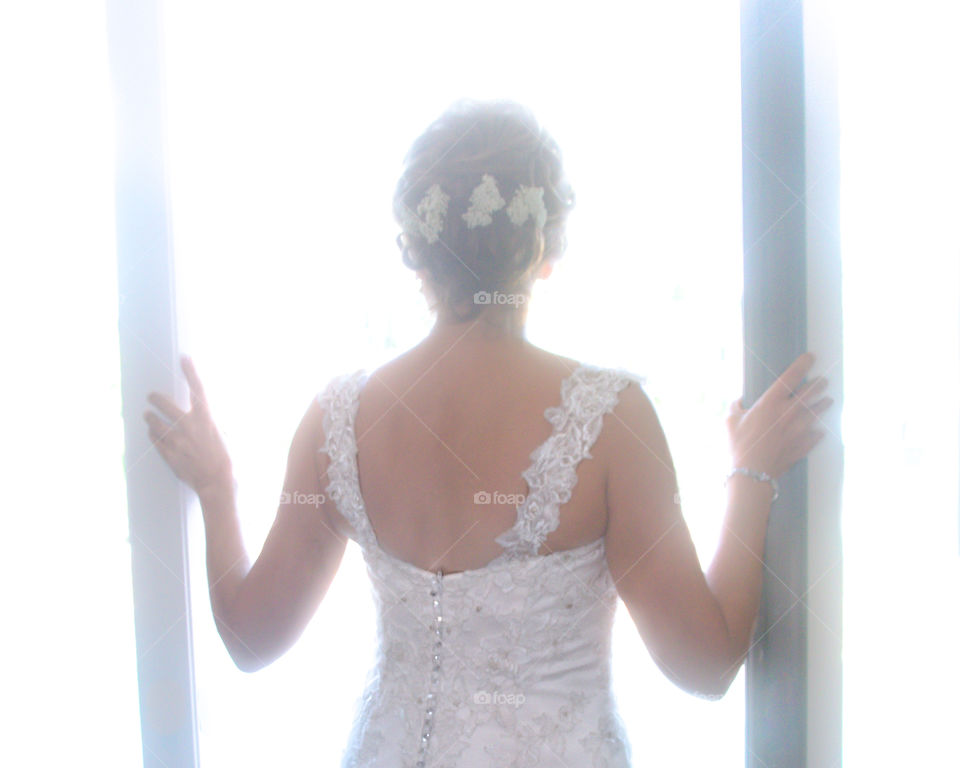 Bride ready to walk down the aisle 