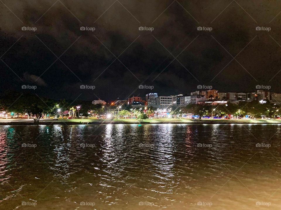 O Lago do Taboão, em Bragança Paulista, no sábado chuvoso.

Viva a natureza e a sua beleza. 
