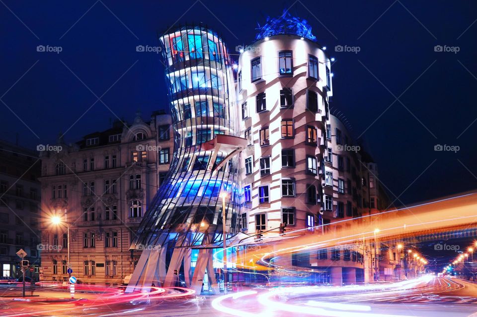 long exposure city lights at night