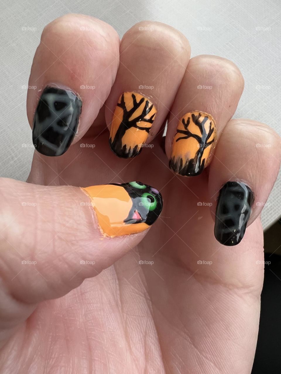 Fun Halloween gel nail art manicure 